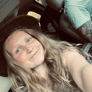 Meet your Posher, Emilie